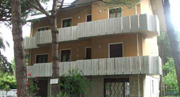 Casa Camprini - Appartamento Pinarella 1° piano - Vista frontale